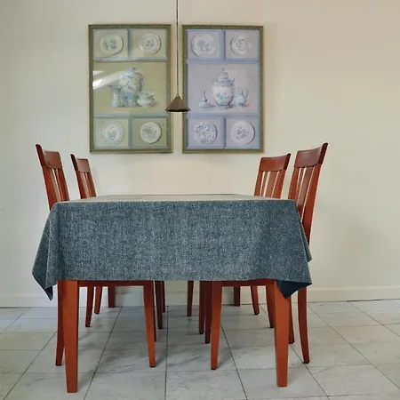 Two-bedroom In 길렐라이에